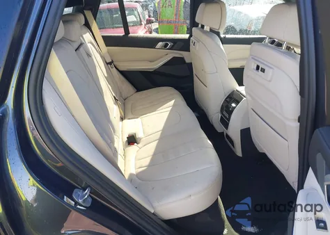 2021 BMW X5 xDrive40I z USA, uszkodzony, nr VIN 5UXCR6C07M9G66390